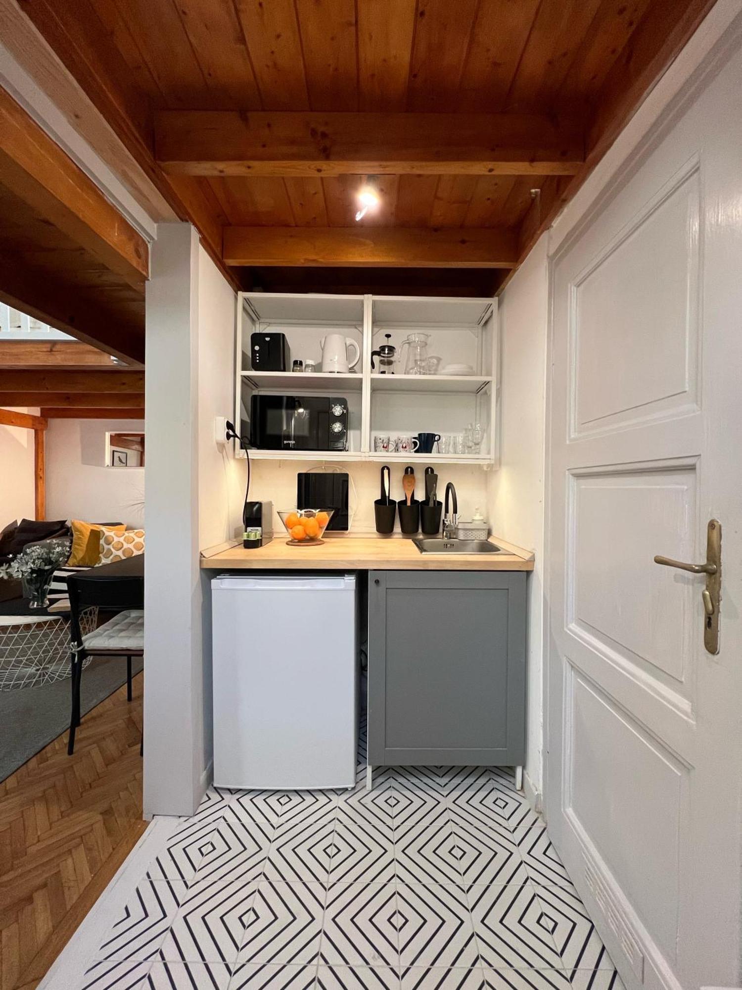 Lovely Little Loft Studio In The Heart Of Budapest Exteriör bild
